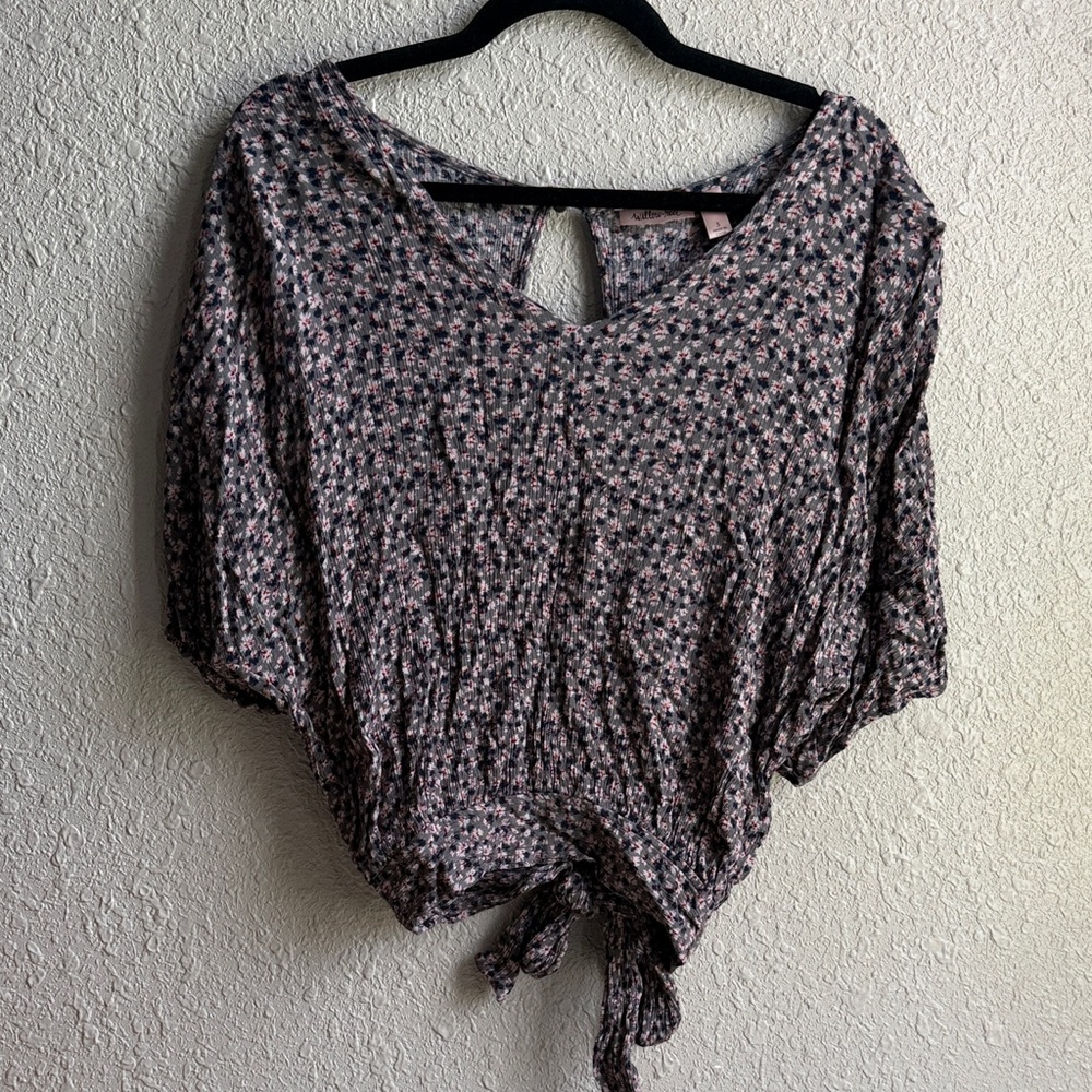 Floral V-Neck Tie-back Top